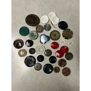 Vintage Large Buttons Loose Lot Assorted Includes Wafer Buttons‎